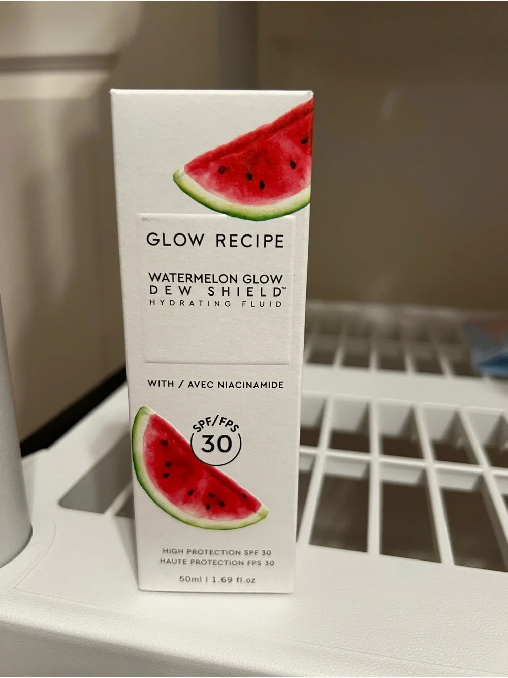 Glow Recipe Hydrating Dew Shield SPF 30 - White, Red, Green